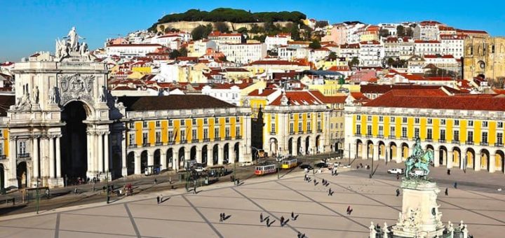 Vivre a Lisbonne la place du commerce