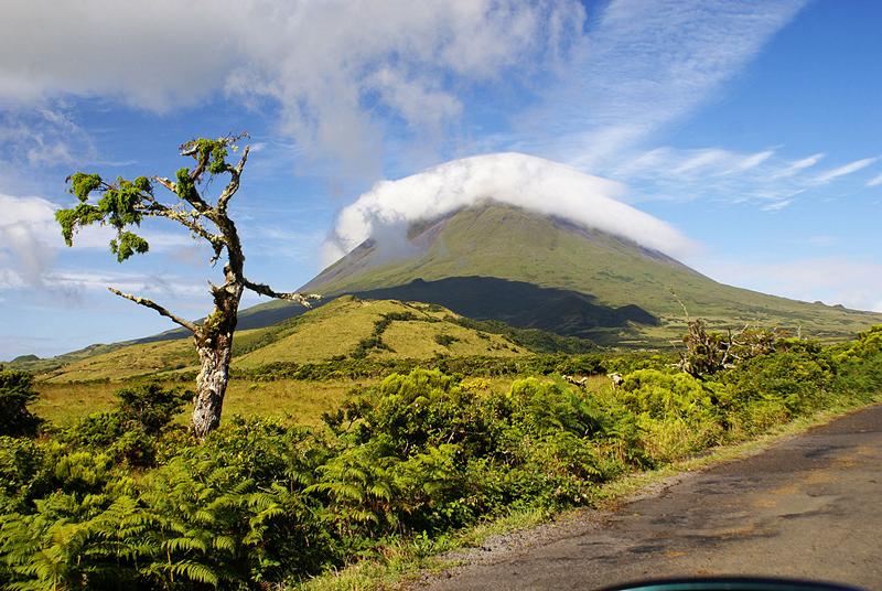 Açores Montanha do Pico, point culminant du Portugal 